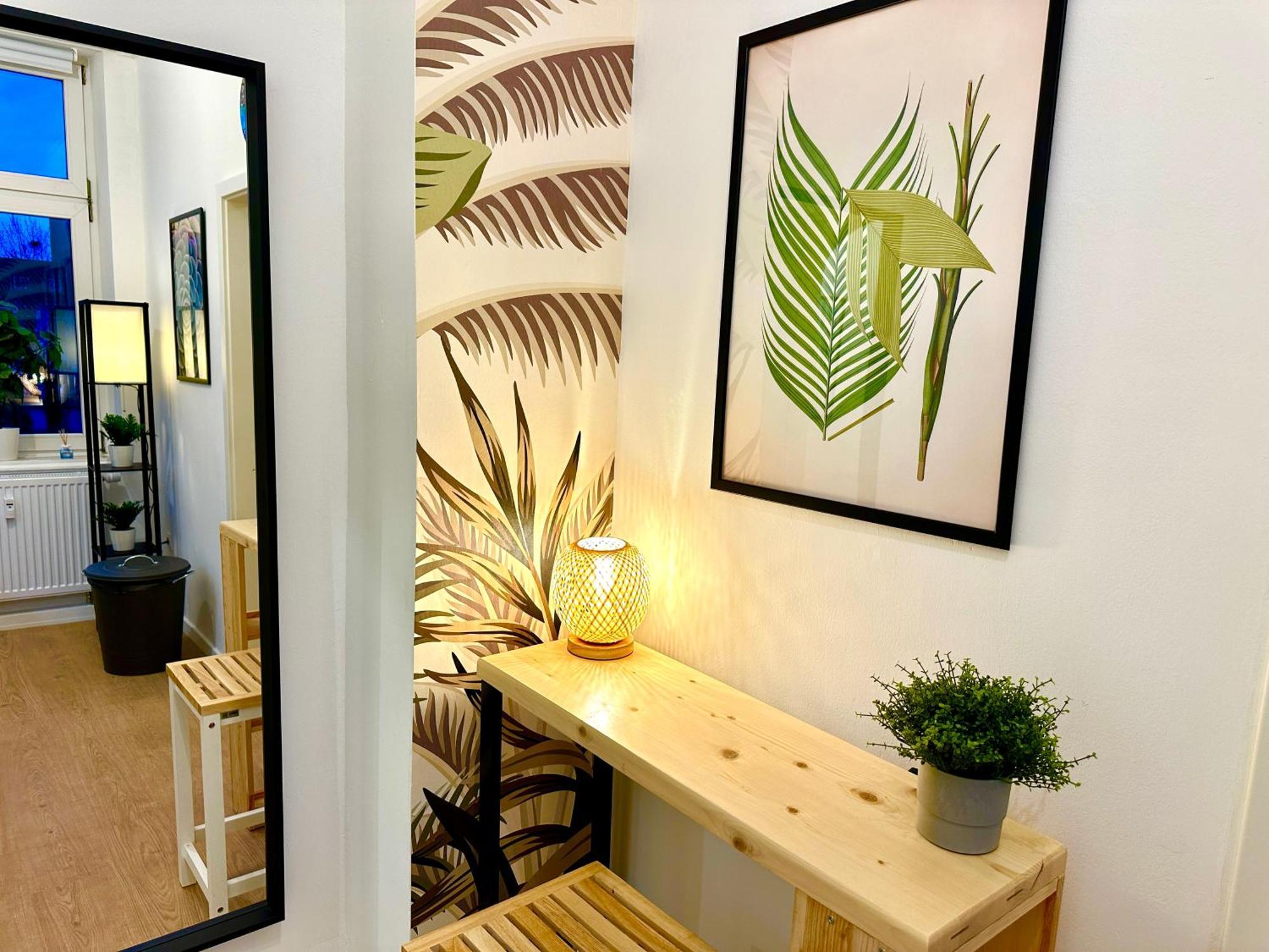 Dschungel Apartment, Netflix, Sonos, Nahe Messe Duesseldorf, Helios Klinik, Innenstadt *