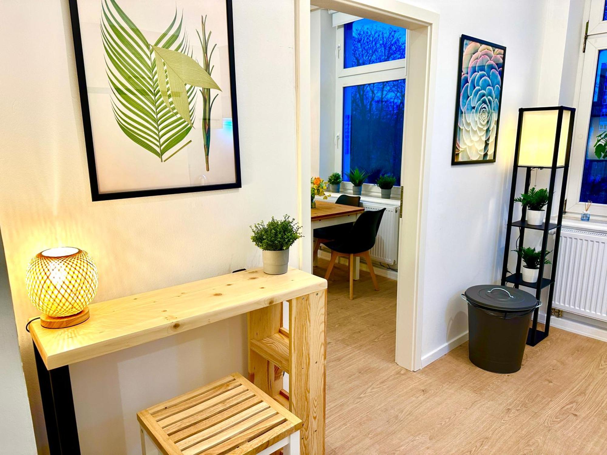 Dschungel Apartment, Netflix, Sonos, Nahe Messe Duesseldorf, Helios Klinik, Innenstadt Apartment *