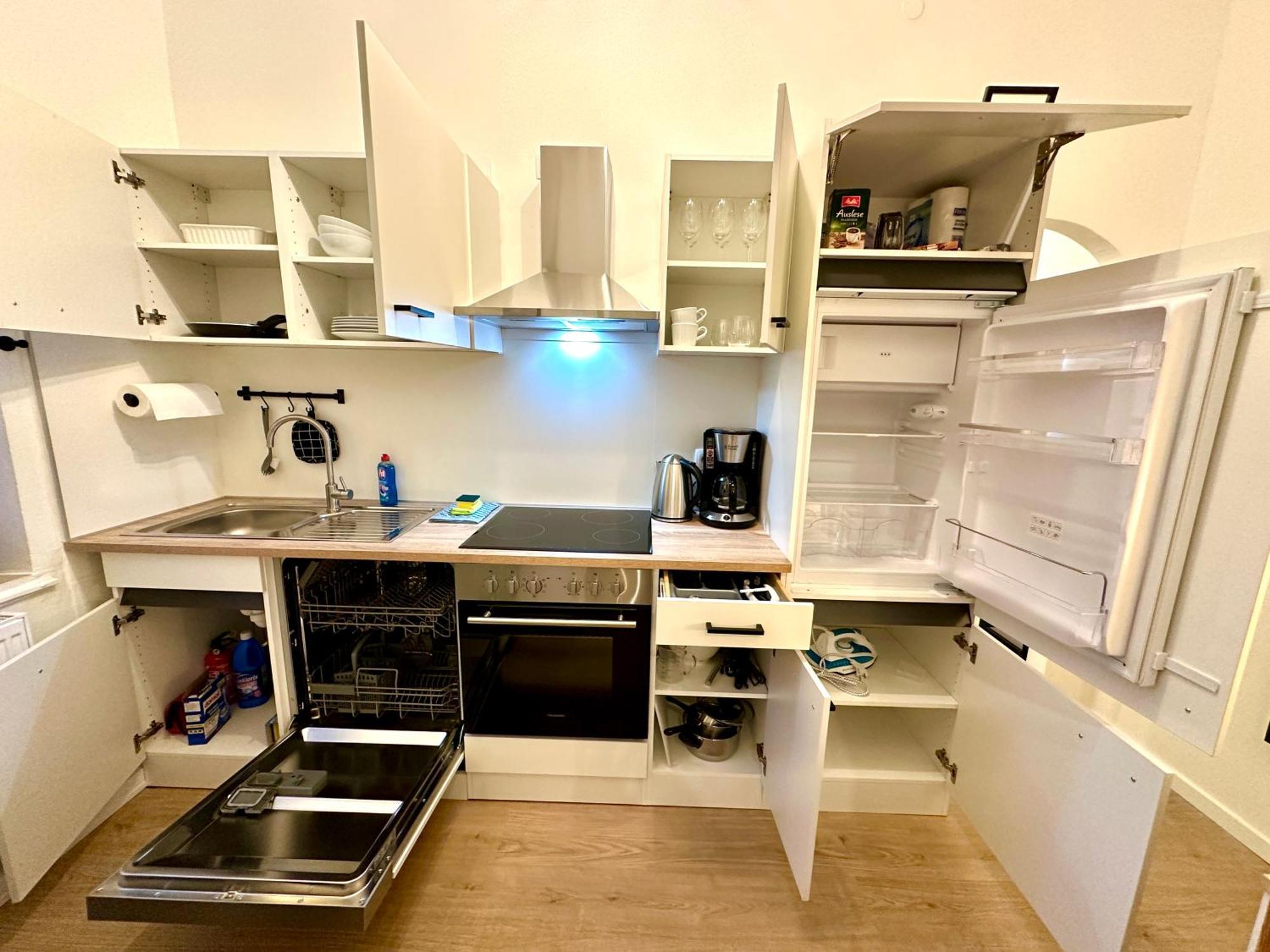 Apartment Dschungel Apartment, Netflix, Sonos, Nahe Messe Duesseldorf, Helios Klinik, Innenstadt